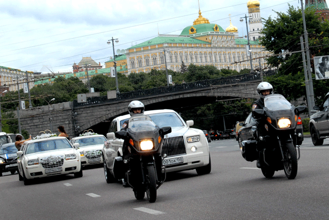 Сопровождение в москве. Мотоциклы сопровождения. Сопровождение мото. Мото сопровождение свадьбы. Мотоцикл сопровождения кортежей.