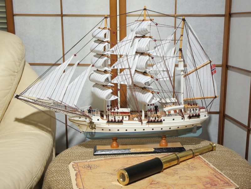 Модель парусника Statsraad lehmkuhl L 64; 46 х 11 см KSVA-MM-FD-8665-G - фото