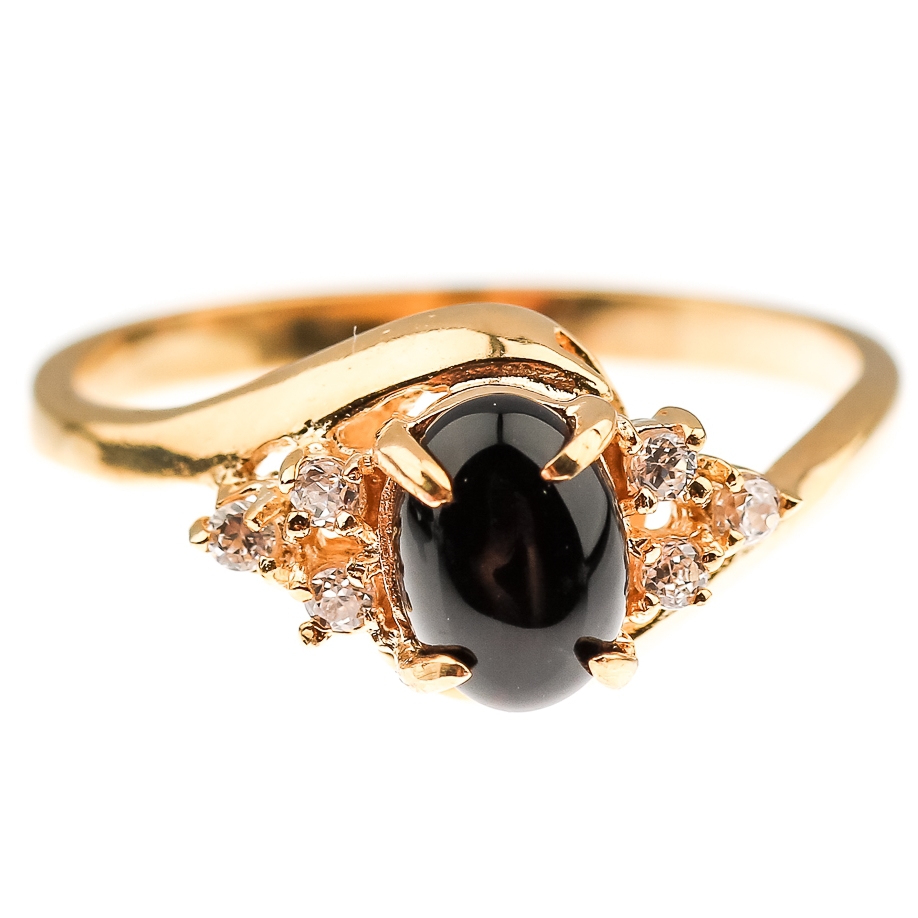 Кольцо золотое с черным камнем женское