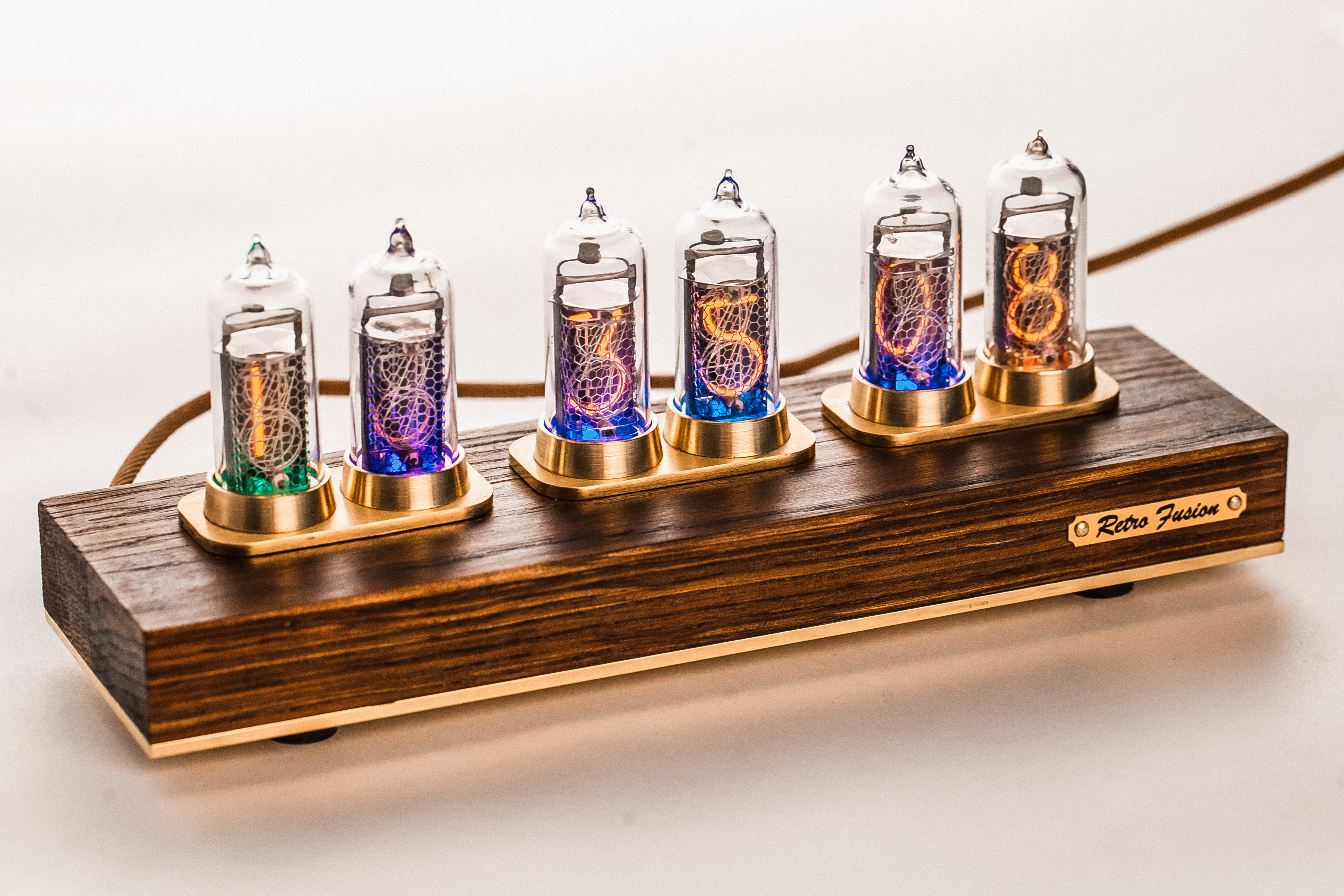 Ламповые часы. Ламповые часы Nixie Clock. Газоразрядные лампы ин-14. Часы на газоразрядных лампах ин-14. Лампа ин-14.