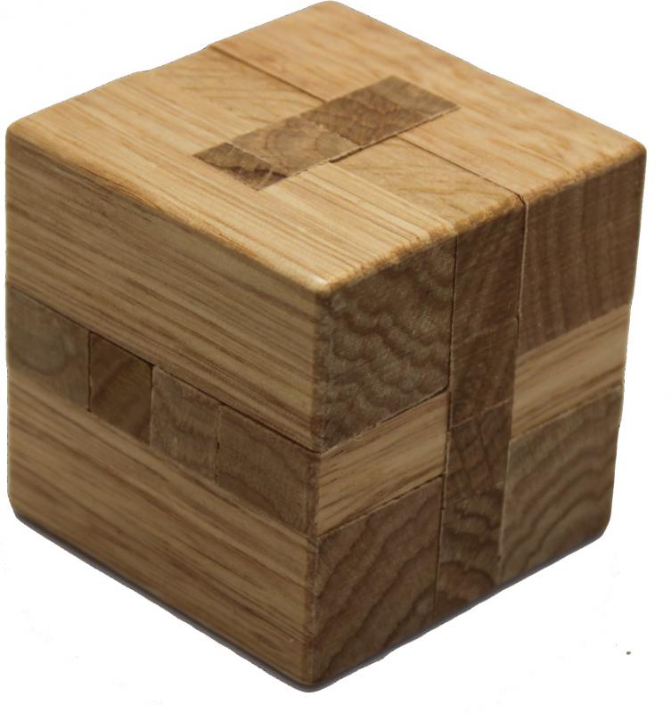 Деревянный кубик опускают в воду. Головоломка skill up куб. Деревянная головоломка skill up куб. Головоломка кубик из дерева skill up куб. Головоломка куб - y11919337.