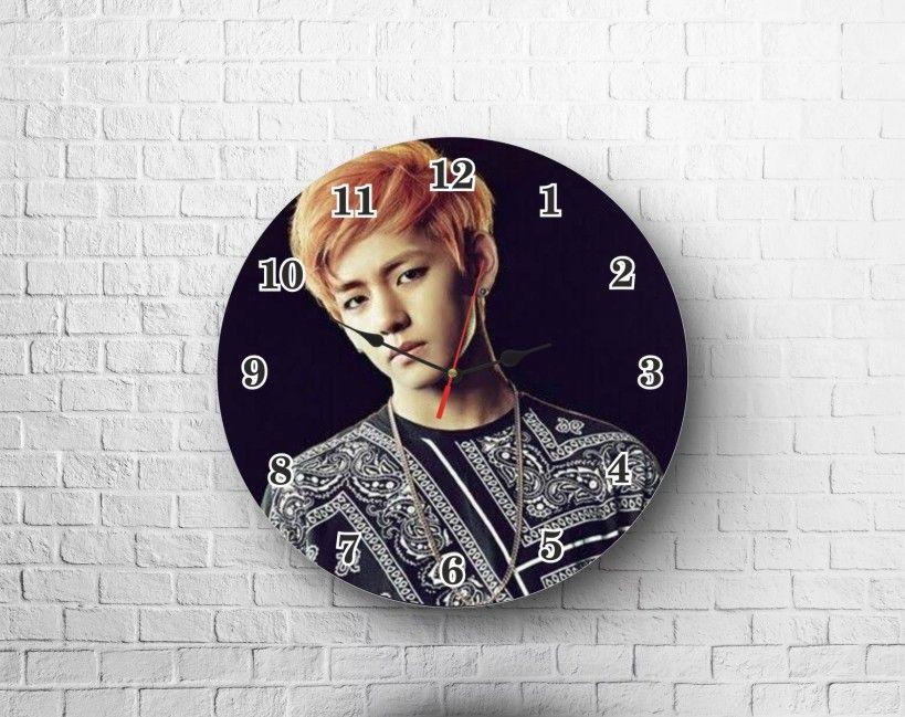 Bts clock. Часы БТС настенные. BTS атрибутика. Ви из БТС. Часы БТС наручные.