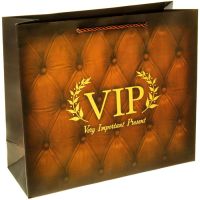 Vip 28. Пакет "VIP". VIP подарки. Подарочные пакеты VIP. Пакеты бумажные с логотипом вип.